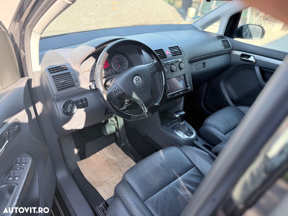 Volkswagen Touran 2.0 TDI DPF Highline DSG - 4