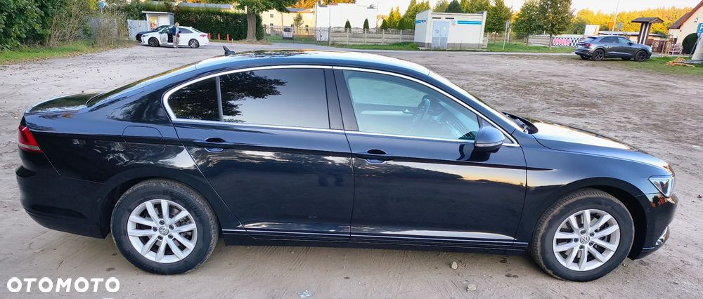 Volkswagen Passat - 11