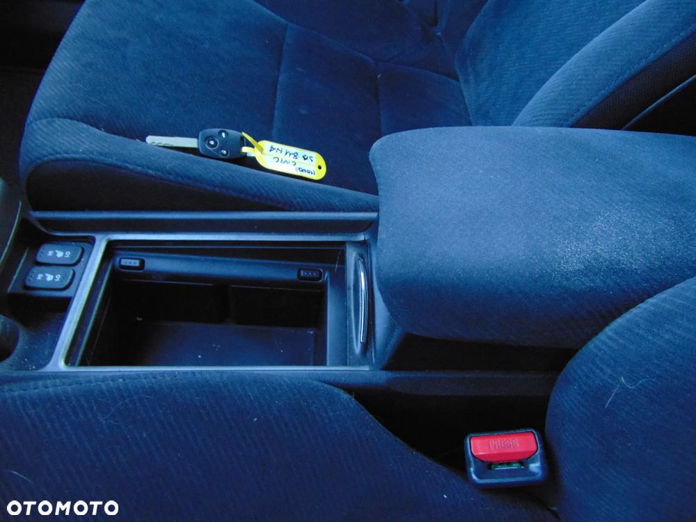 podłokietnik tunel srodkowy manual honda civic VIII sedan europa - 2