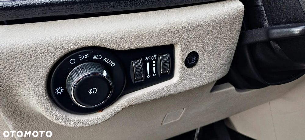 Chrysler Pacifica - 13
