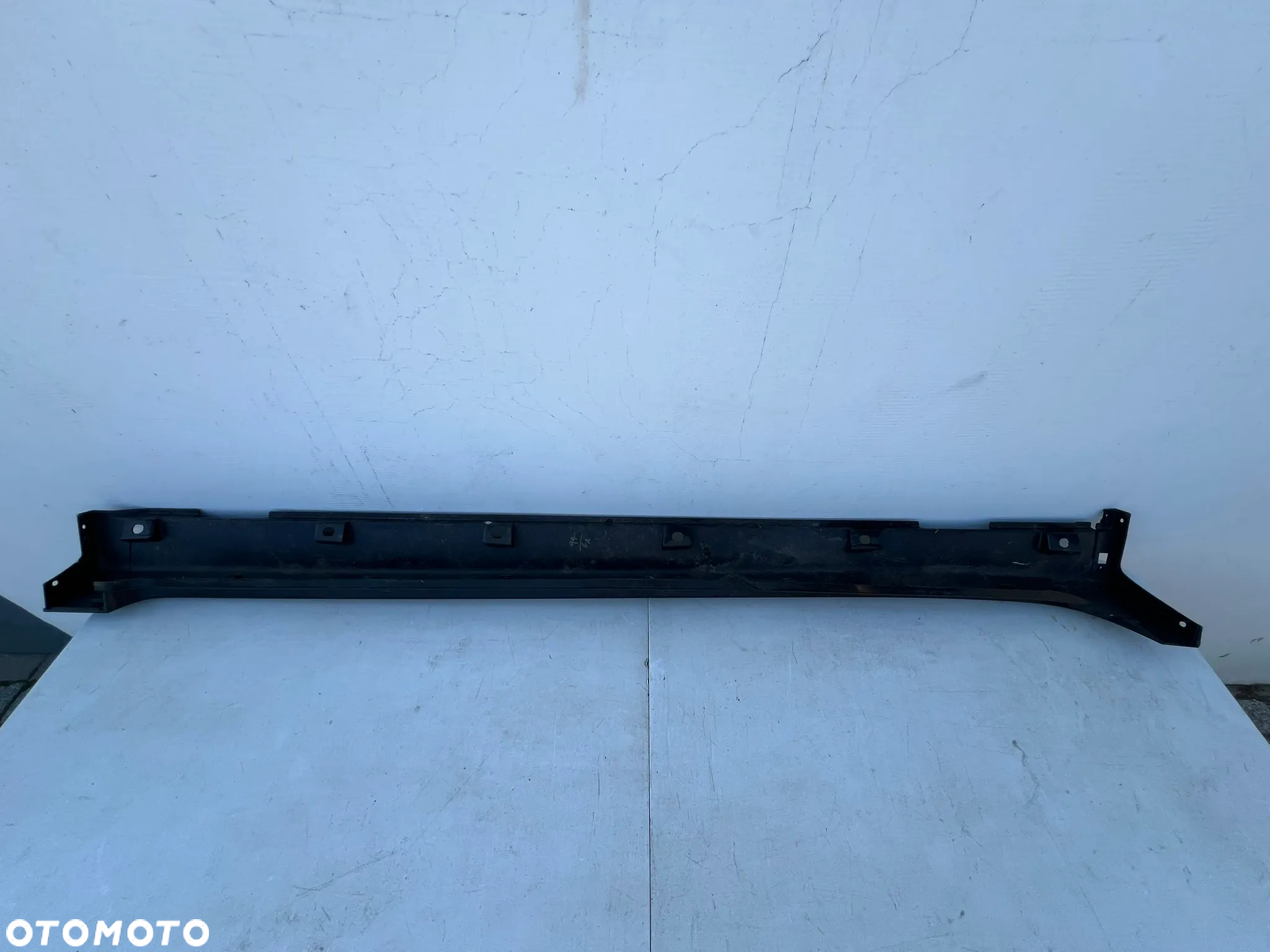 LISTWA OSŁONA PROGU PROGOWA LEWA SUZUKI BALENO II 16R 77221-68P00 - 2