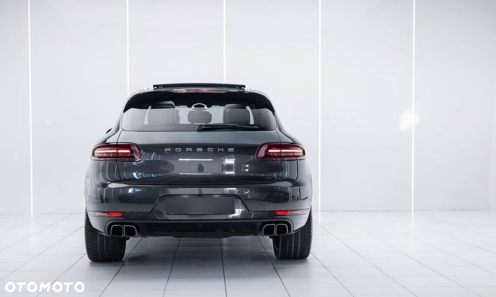 Porsche Macan Turbo - 16