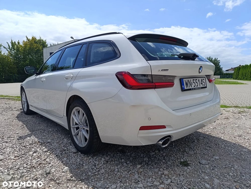 BMW Seria 3 320d xDrive mHEV - 13