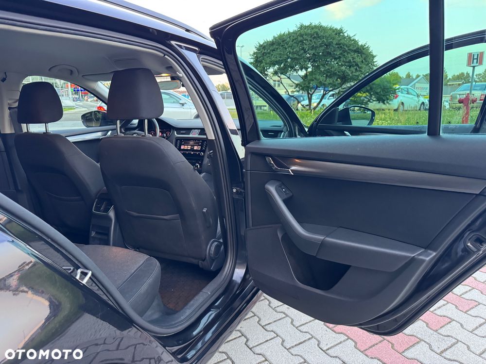 Skoda Octavia 2.0 TDI Style DSG - 32