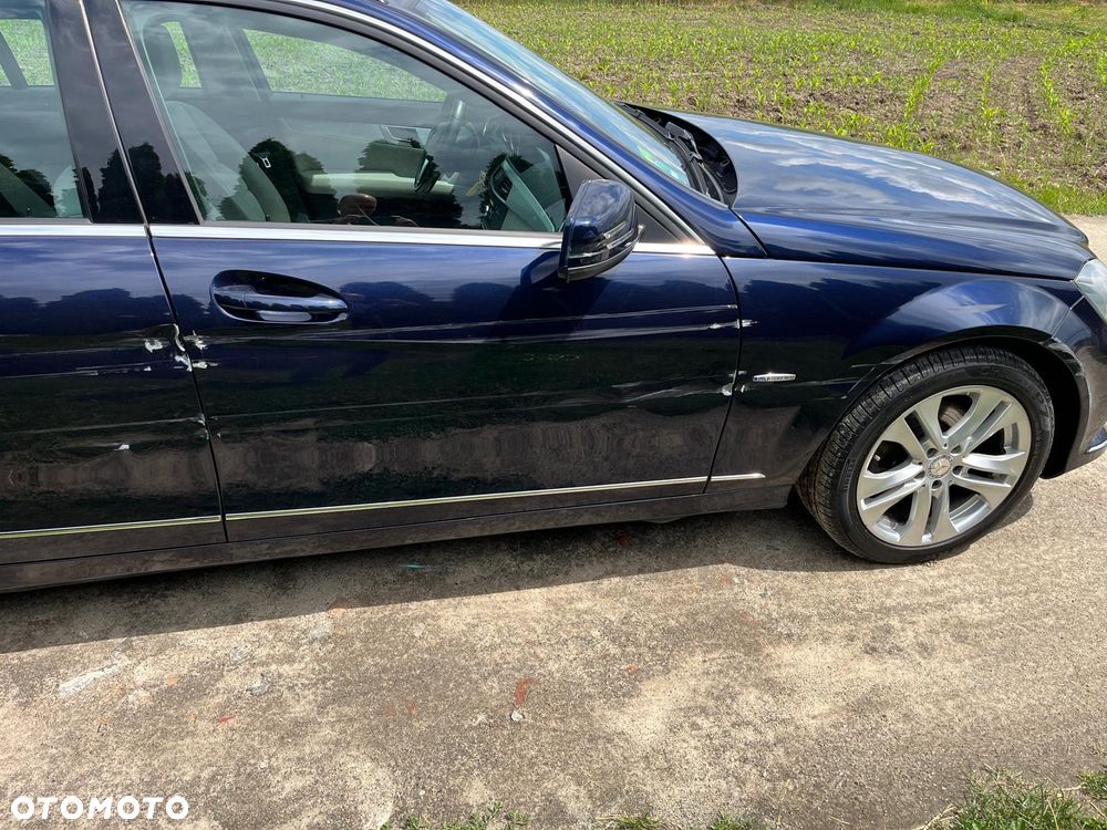 Mercedes-Benz Klasa C 220 CDI DPF Automatik BlueEFFICIENCY Avantgarde - 9