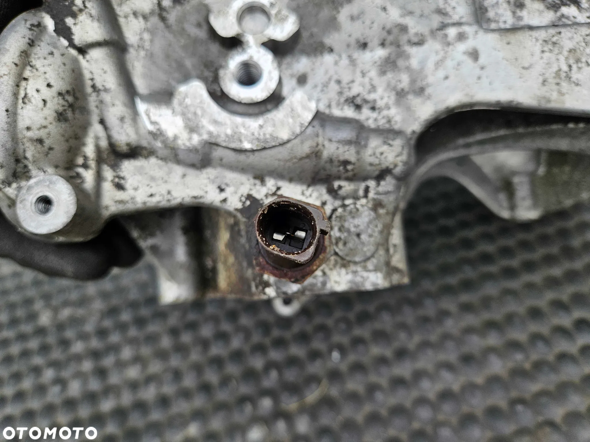 Podstawa 06H903143H 06J117021J Filtra Oleju Chlodniczka Lapa Wspornik Alternatora 1.8 2.0 TFSI AUDI A4 B8 A5 A3 VW - 16