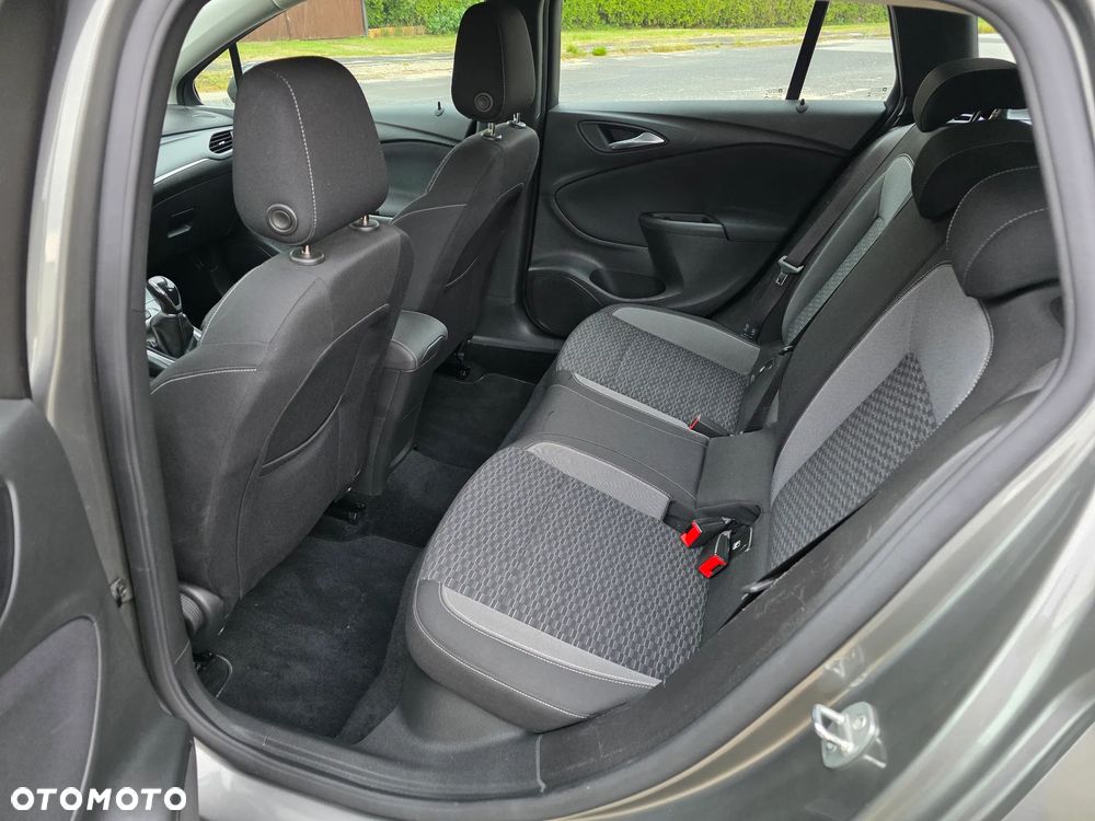 Opel Astra 1.5 D Start/Stop Elegance - 11