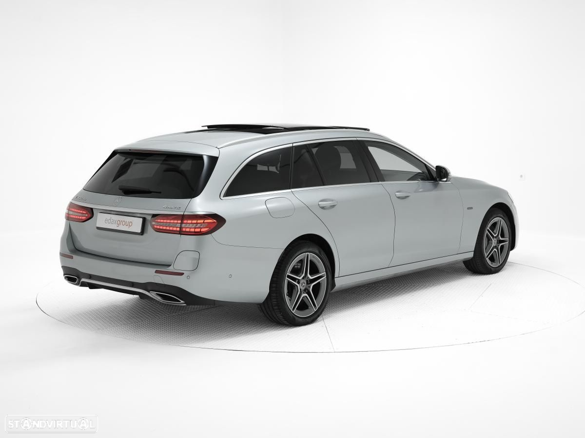 Mercedes-Benz E 300 de AMG Line 4Matic - 3