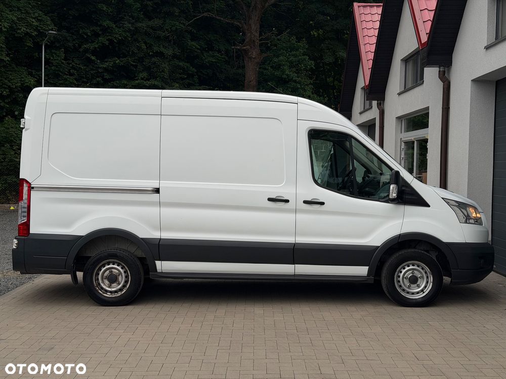Ford Transit 350M RWD - 19