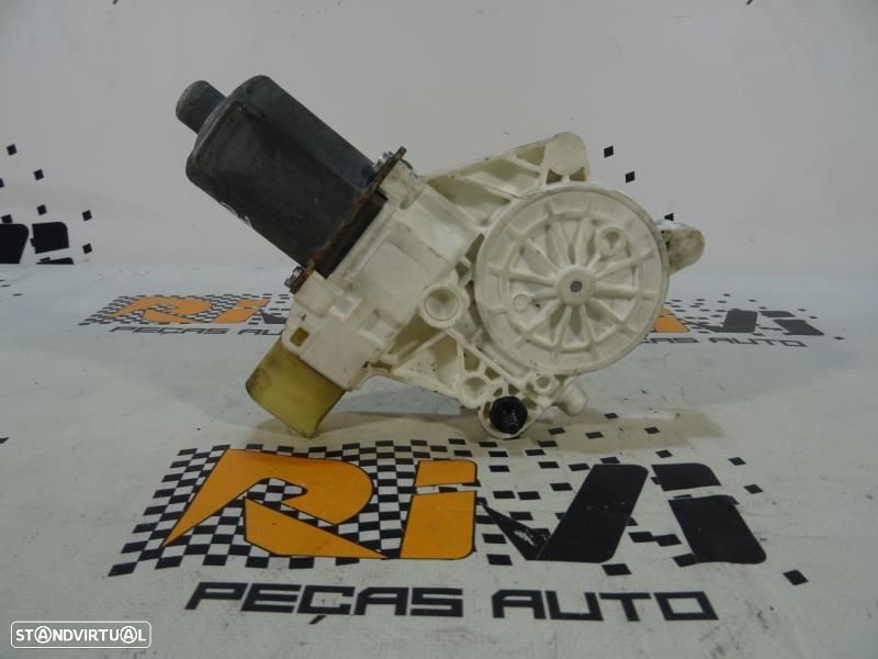 Motor Do Elevador De Vidro Frente Direito Bmw 1 (E87)  0130822227 / 69 - 1