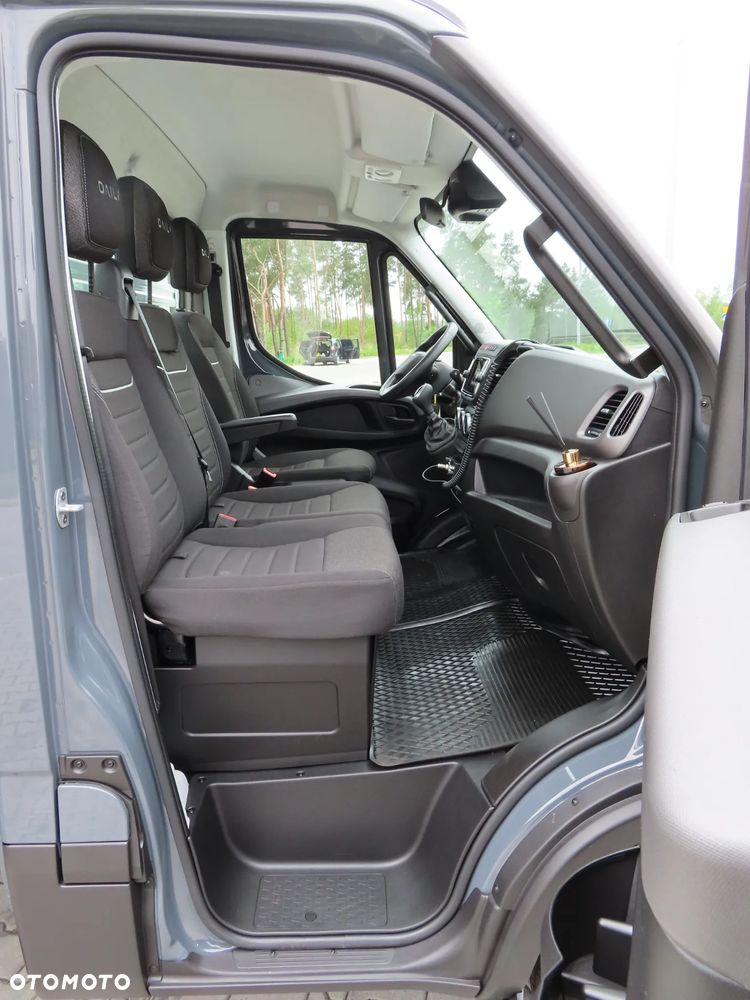 Iveco DAILY 50C18 Hi-Matic Skrzynia 6167 mm 12 Euro Palet WZMACNIANY Rozstaw Osi 4750 mm DMC 3500 KG Zabudowa RomCar Ładowność 840 Kg HAK 3500 Kg Pełna Opcja Wyposażenia Stan Auta Jak Nowy POLECAM - 27