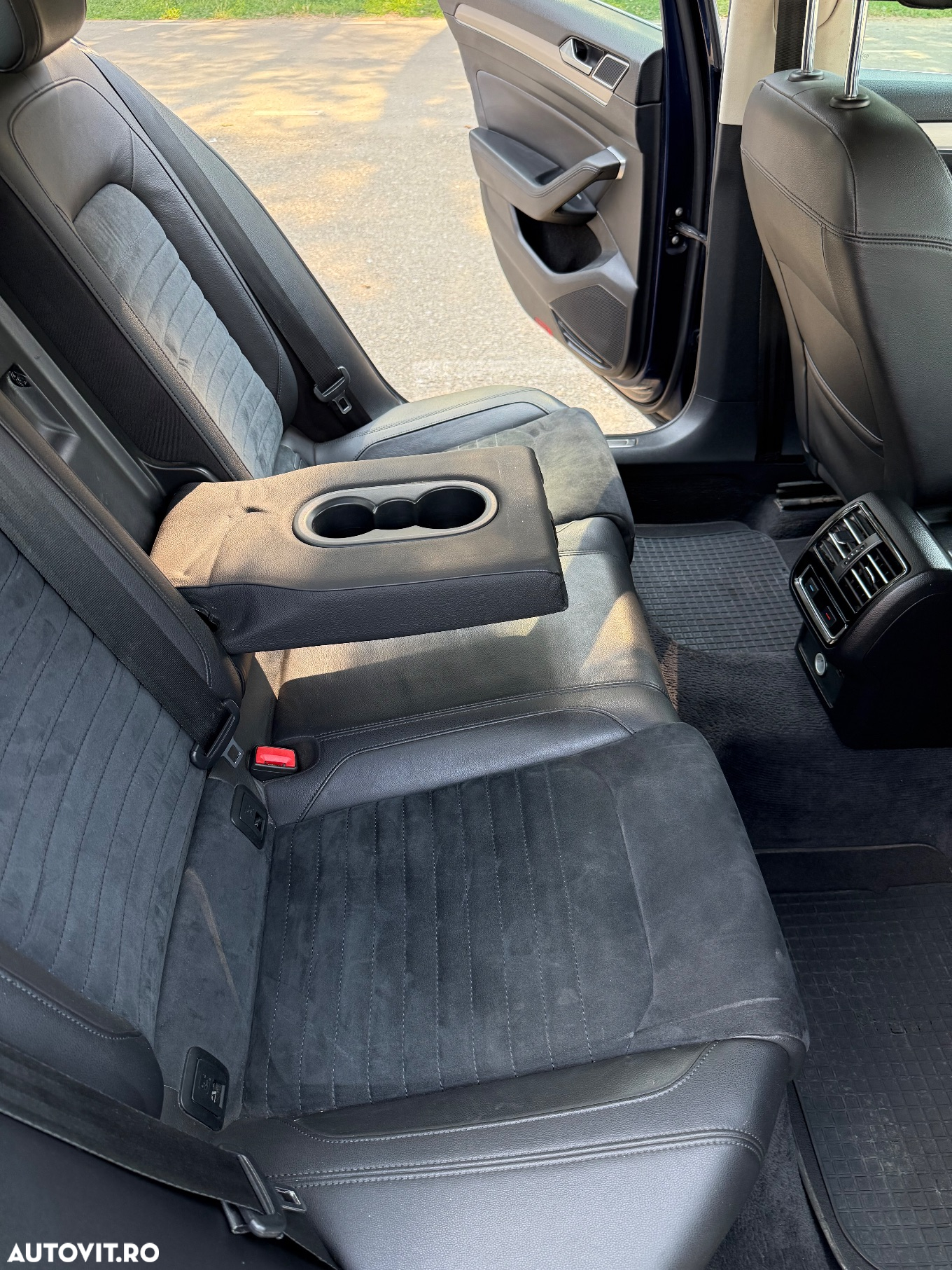 Volkswagen Passat 2.0 TDI Highline - 20