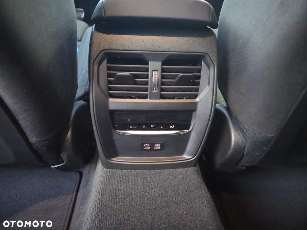 BMW Seria 3 318i - 31