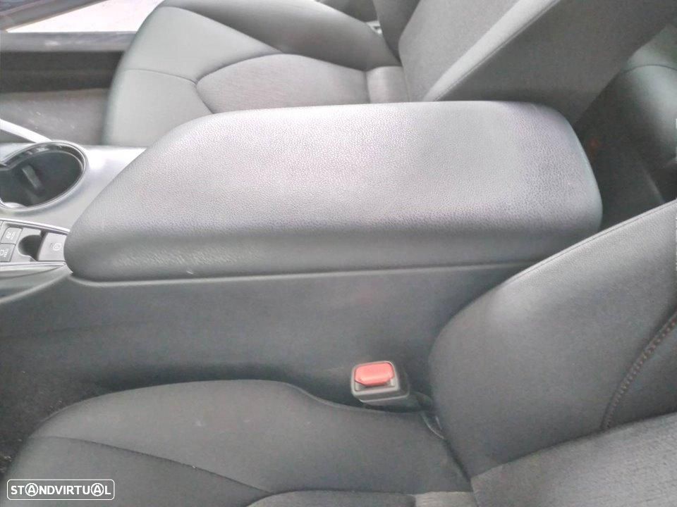 APOIO DE BRAÇOS TOYOTA CAMRY XV70 - 1