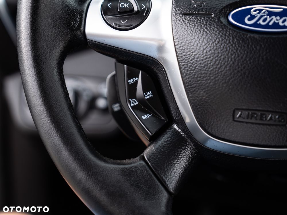 Ford Kuga 2.0 TDCi 2x4 Trend - 32