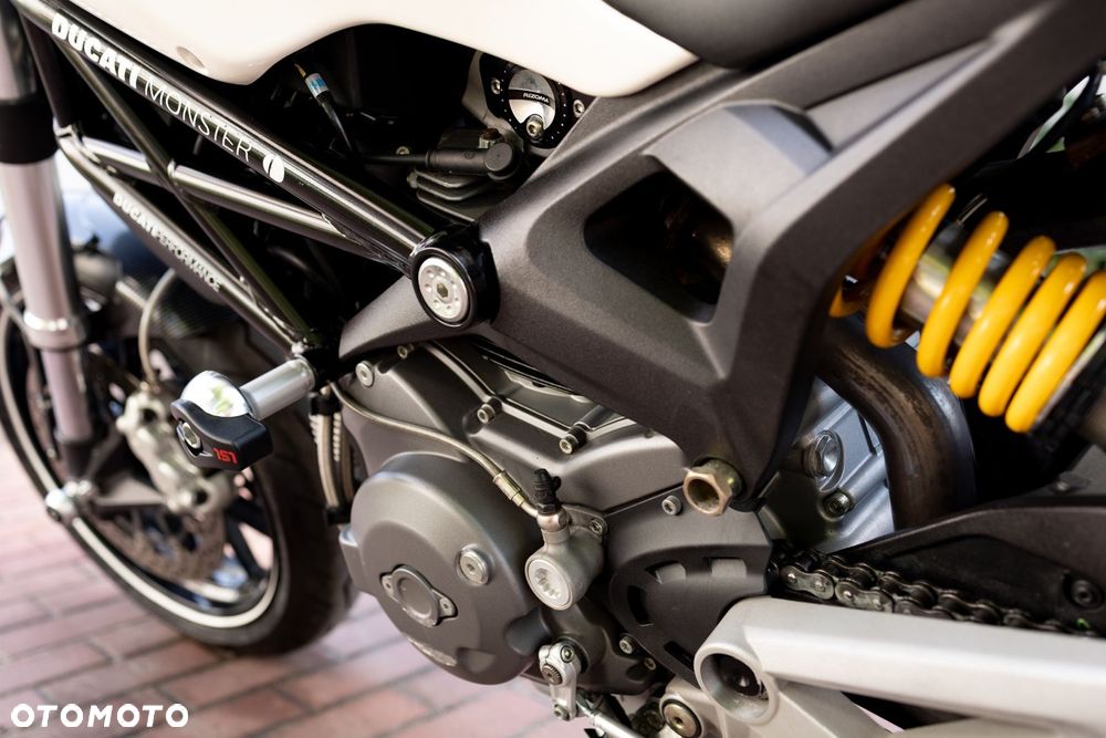 Ducati Monster - 13