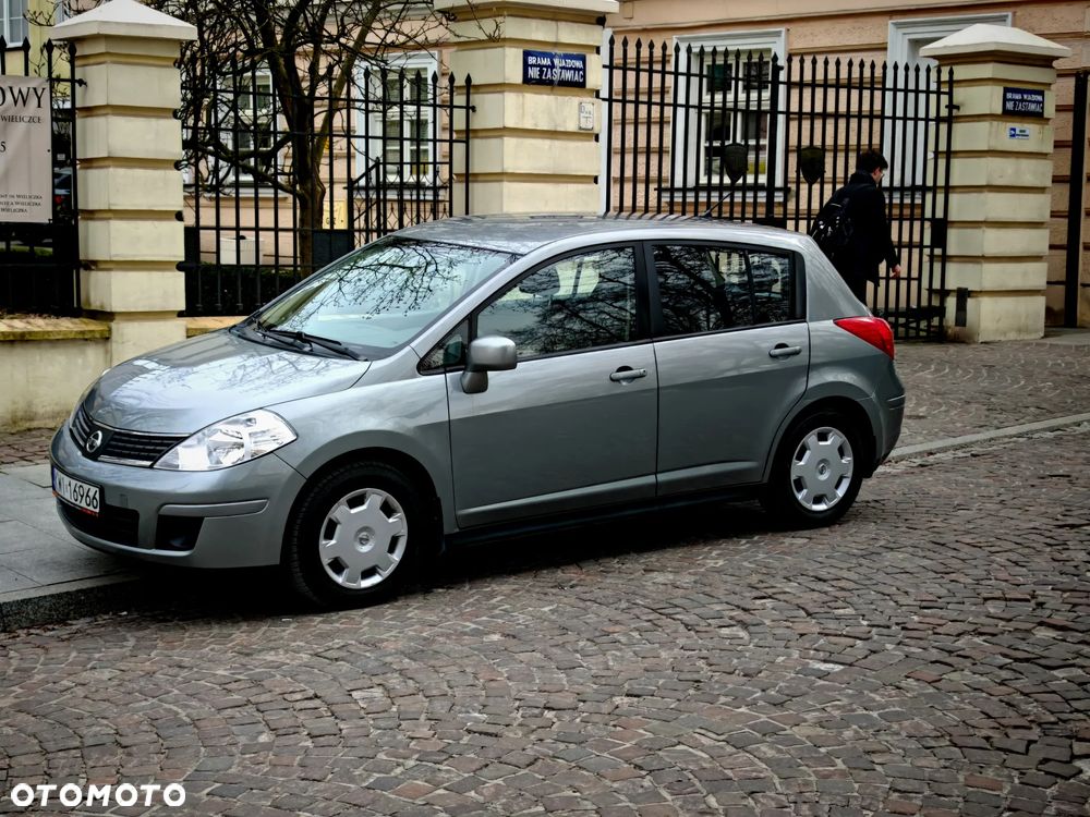 Nissan Tiida - 17