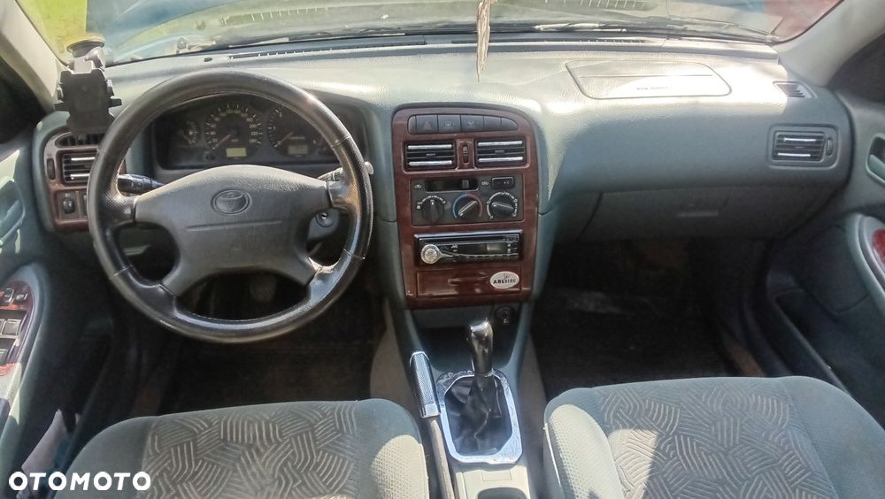 Toyota Avensis - 5