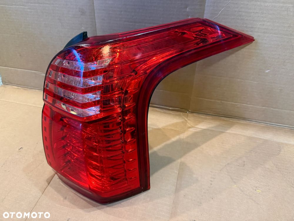 Lampa tylna Peugeot 5008 I 2009- prawa lewa tył 9672666680 9672666580 OE - 2