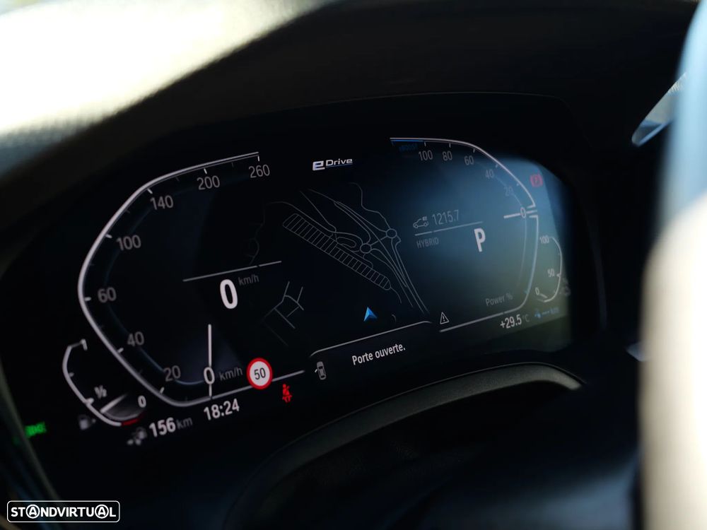BMW 330 e Pack Desportivo M Auto - 12