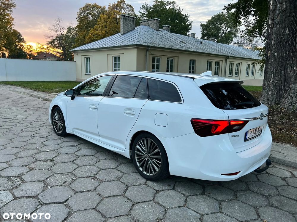 Toyota Avensis 2015 photo 3