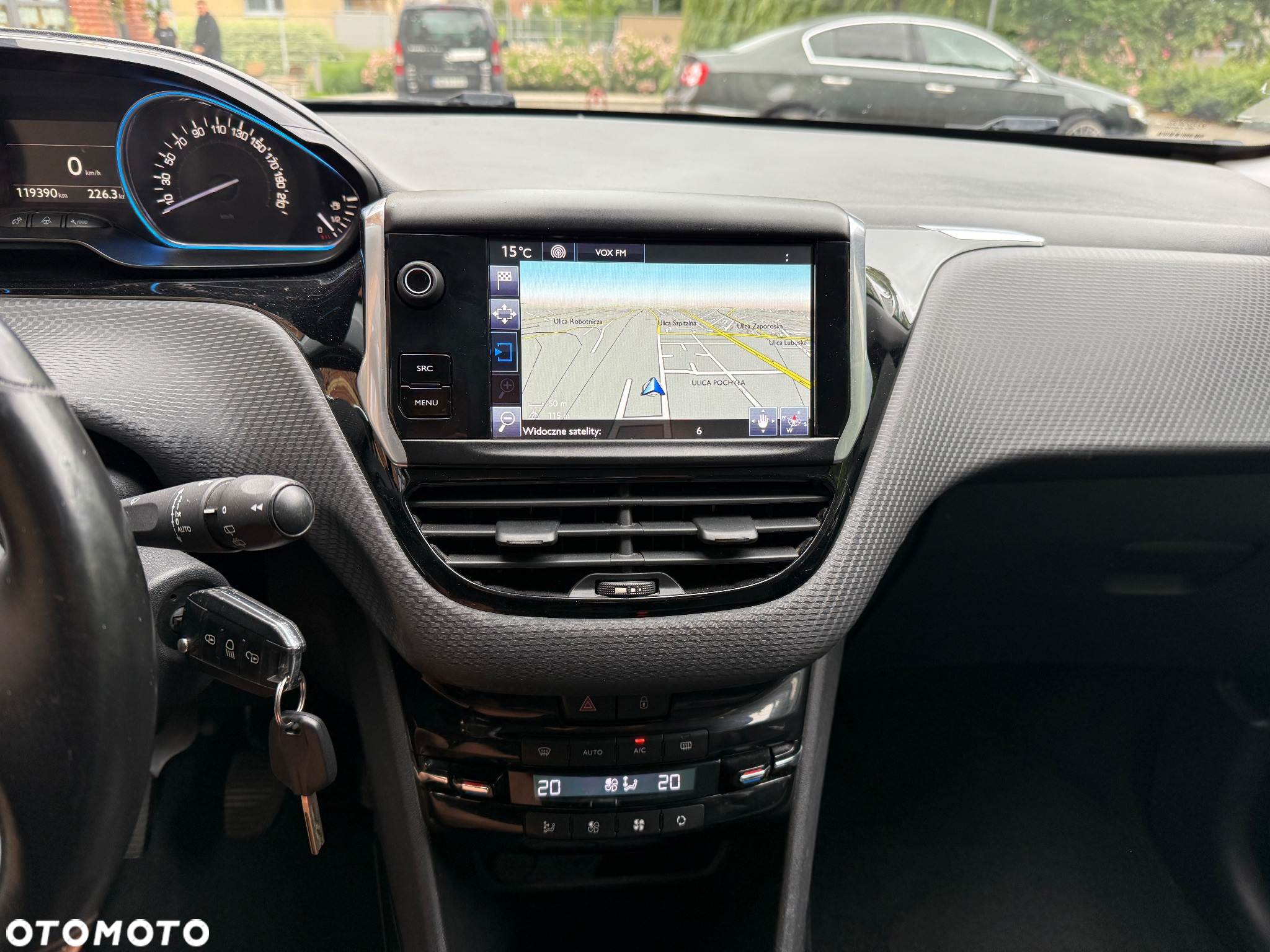 Peugeot 2008 1.6 BlueHDi Allure - 22