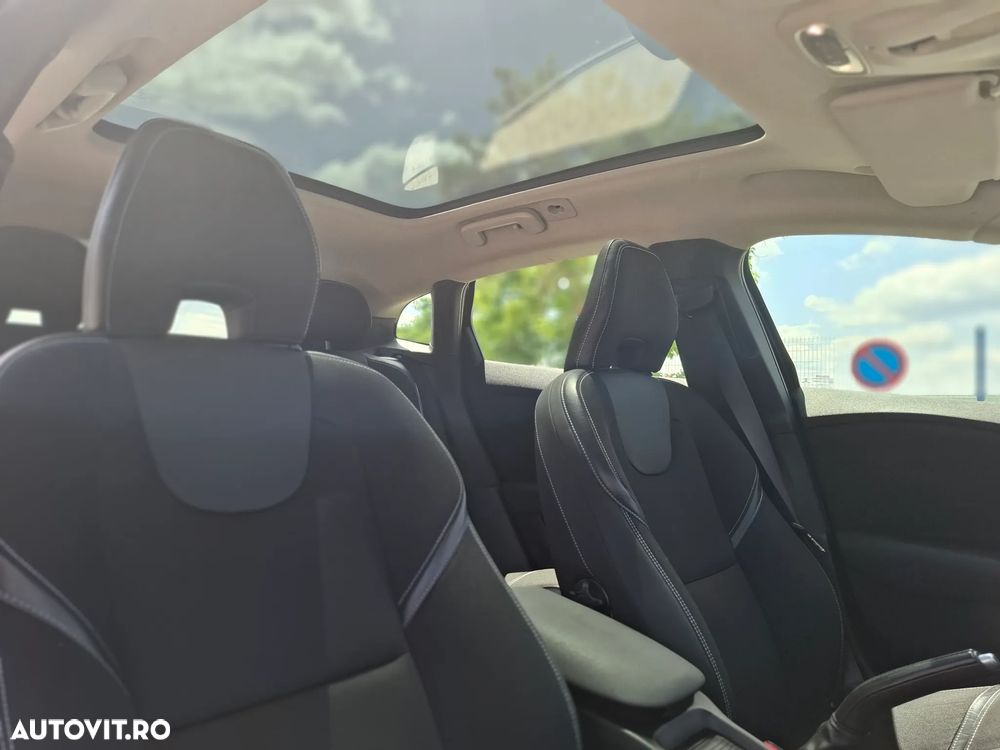 Volvo V40 D3 Aut. Momentum - 30