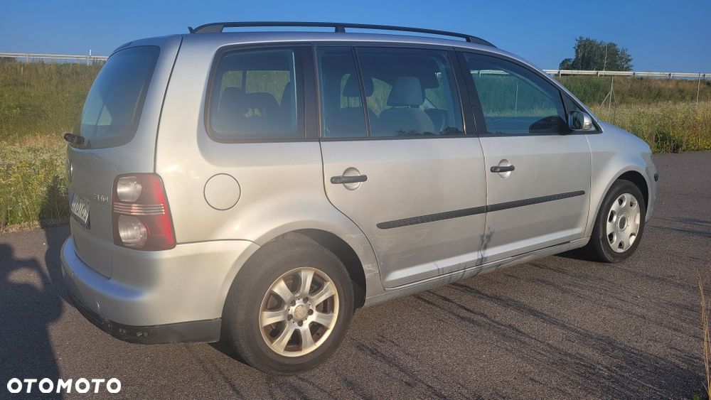 Volkswagen Touran - 5