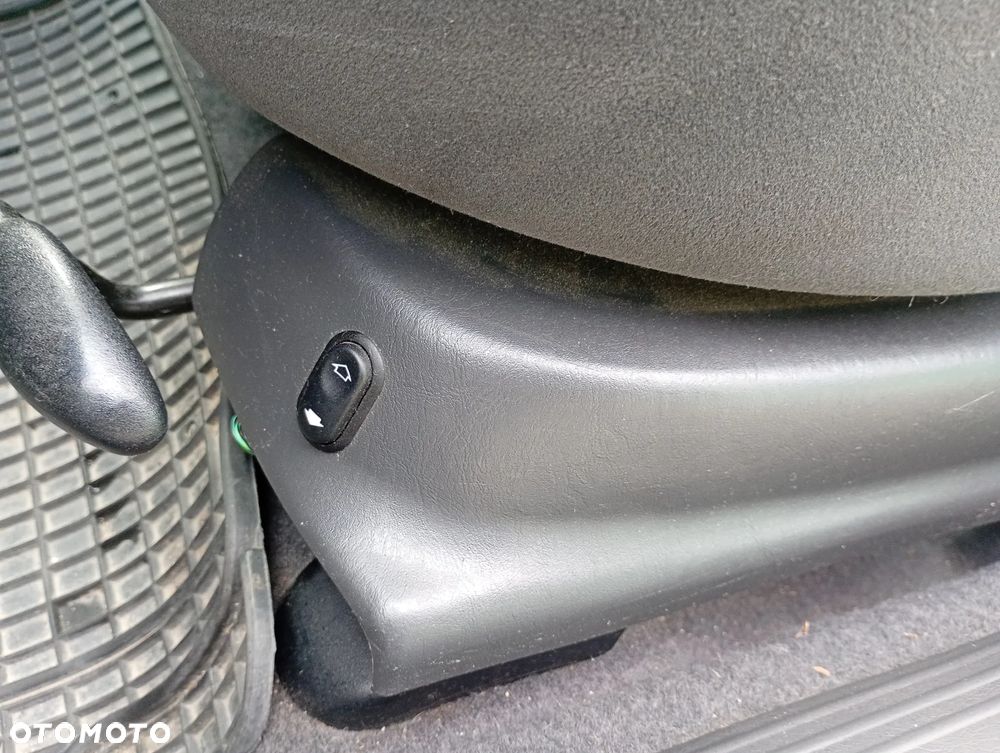 Ford Focus Ghia - 16