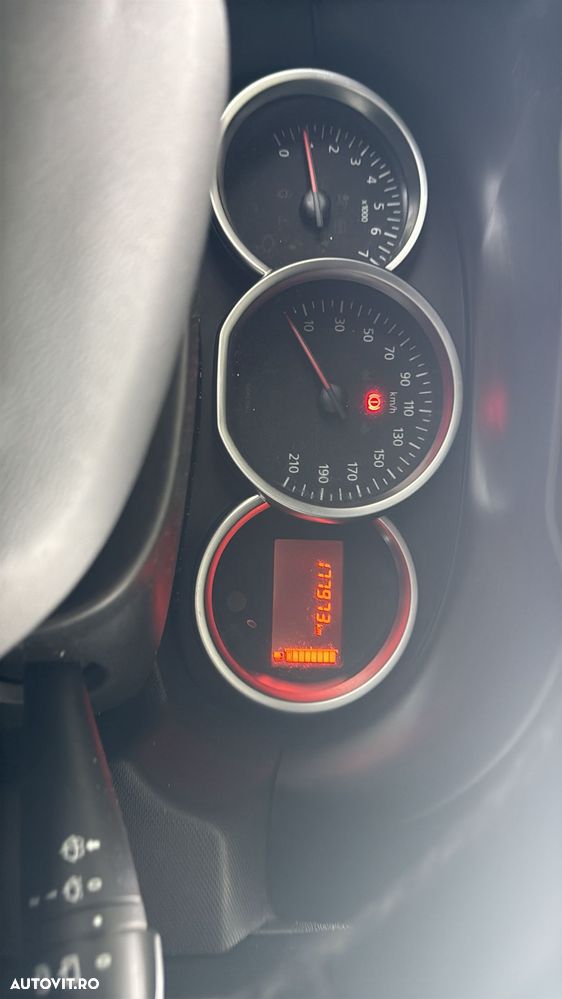 Dacia Duster 1.5 dCi 4x2 Prestige - 9