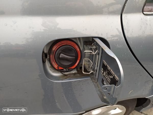Porta De Combustivel Mercedes-Benz C-Class (W203) - 1