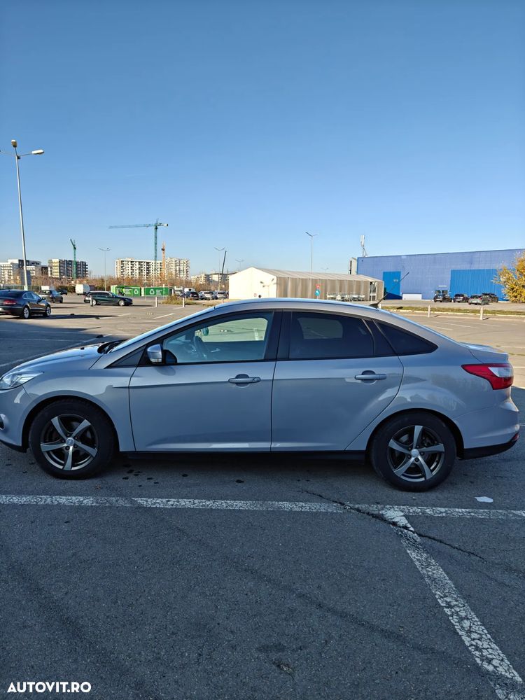 Ford Focus 1.6 Ti-VCT Sport - 11