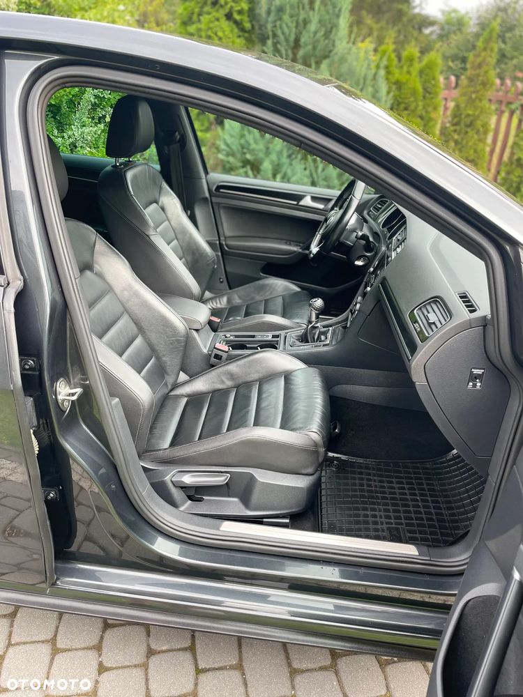 Volkswagen Golf - 16