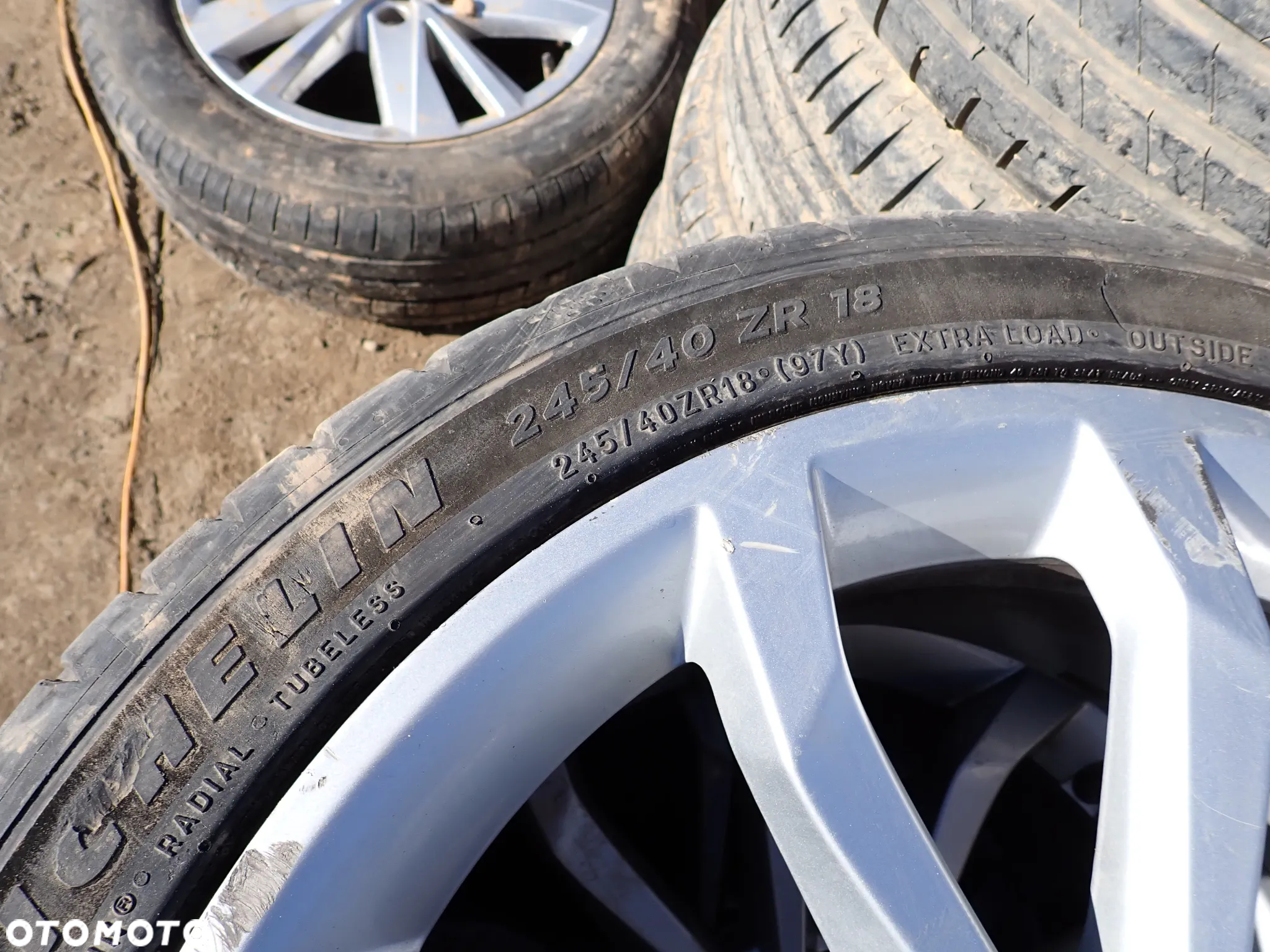 AUDI A4 B9 FELGI KOMPLET 18' 8W0601025H - 2