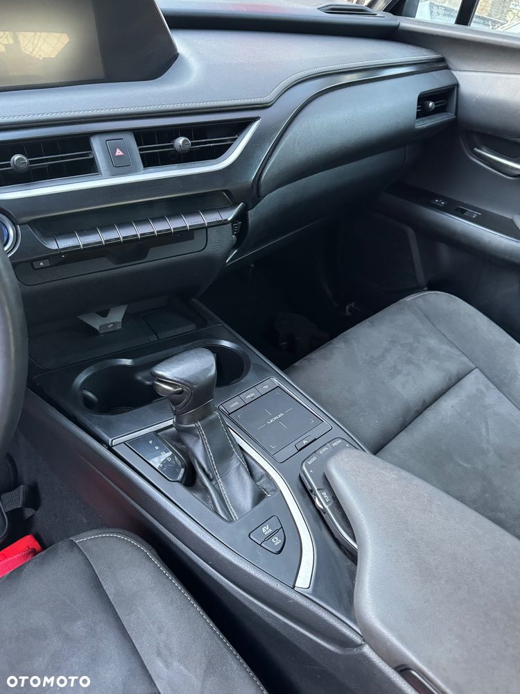 Lexus UX - 6