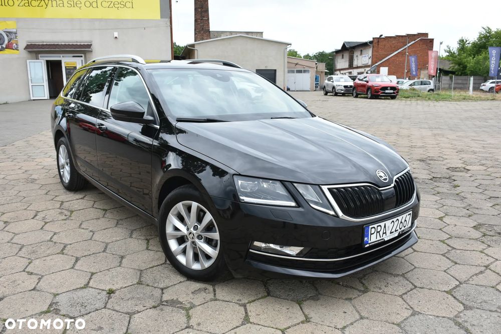 Skoda Octavia 2.0 TDI DSG Ambition - 1
