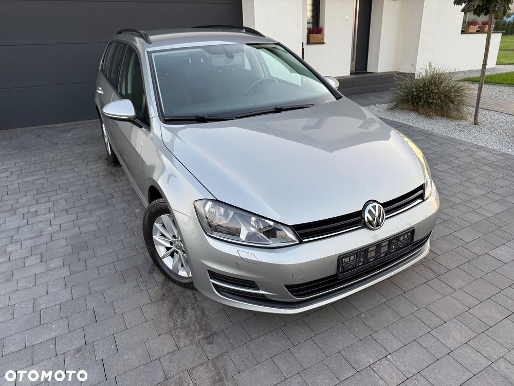 Volkswagen Golf - 1