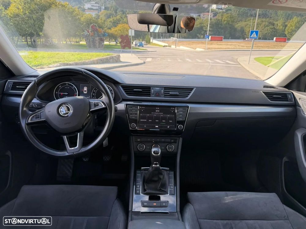 Skoda Superb 2017 photo 2