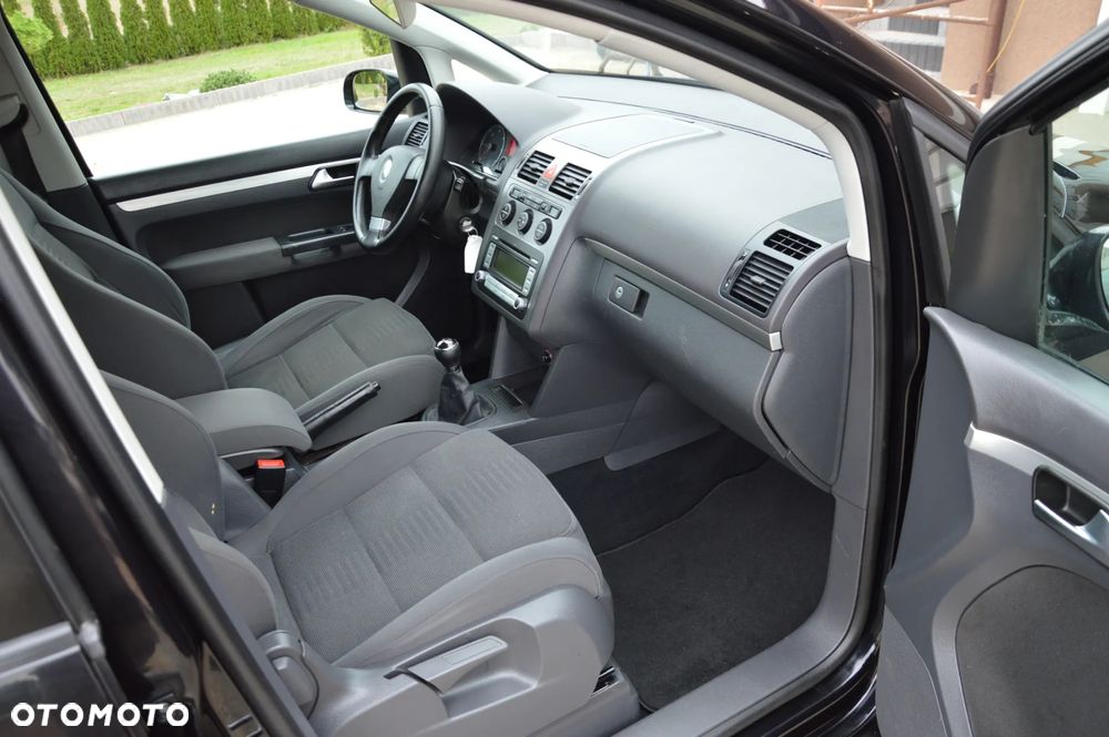 Volkswagen Touran 2.0 TDI Highline - 18