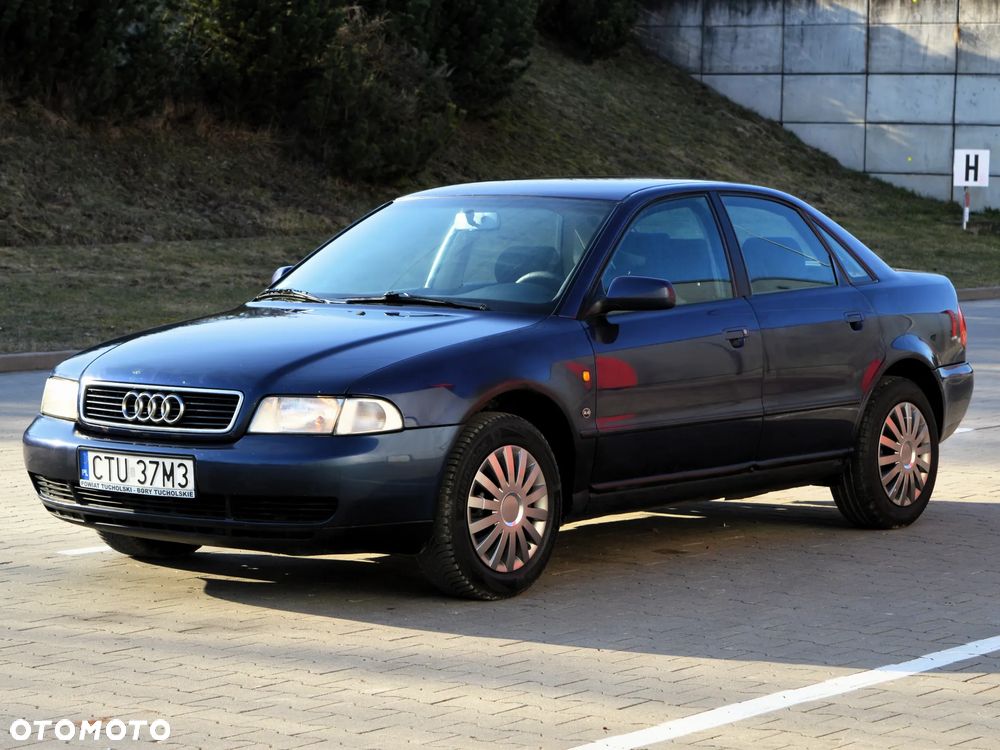 Audi A4 Limousine - 1