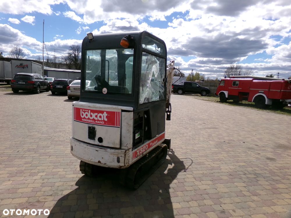 Bobcat x320 minikoparka - 4