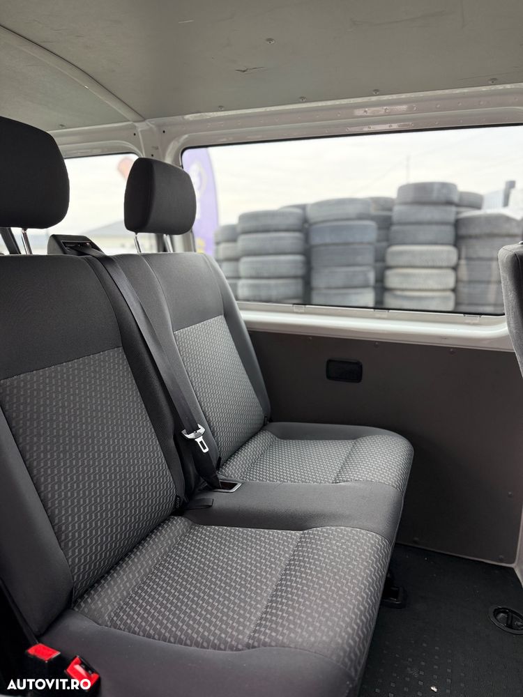 Volkswagen Transporter - 12