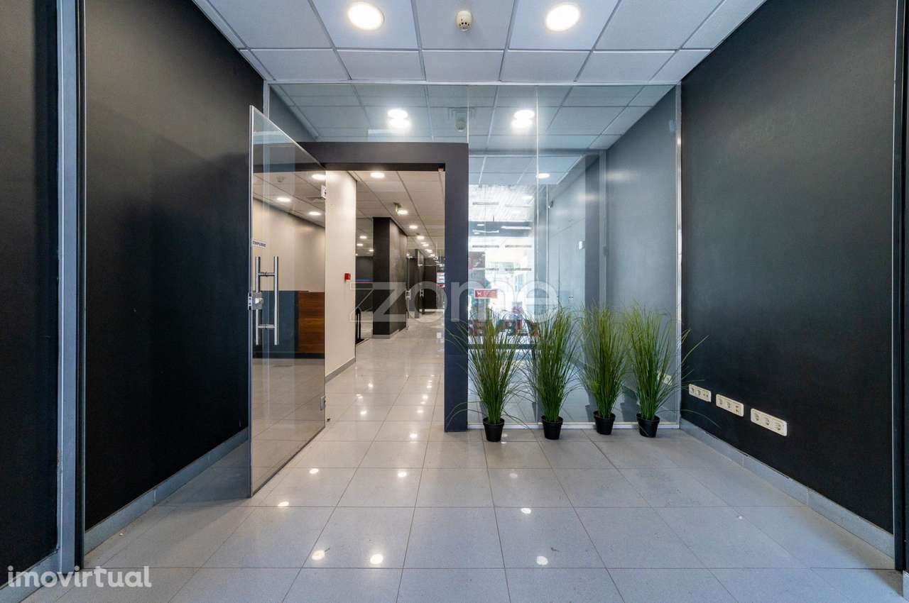 Loja de Luxo na Praça de Alvalade / Av. de Roma – Lisboa - Grande imagem: 2/29