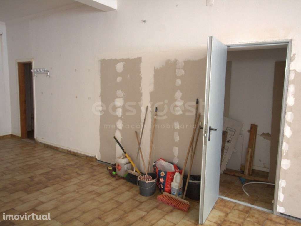 Loja para venda na Rua Infante D. Henrique Centro de Portimão - Grande imagem: 2/9