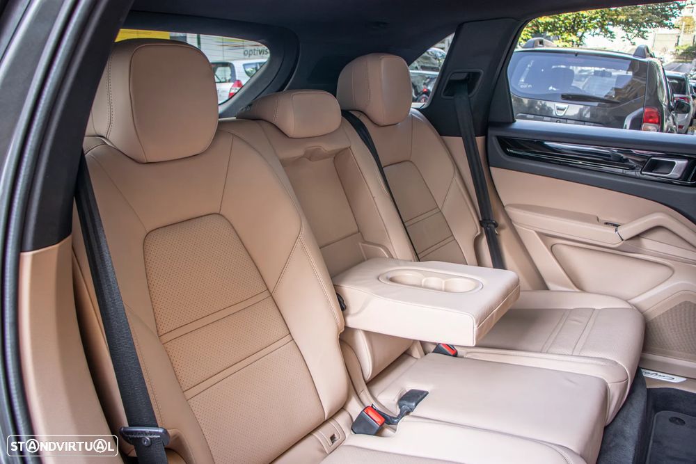 Porsche Cayenne E-Hybrid - 38