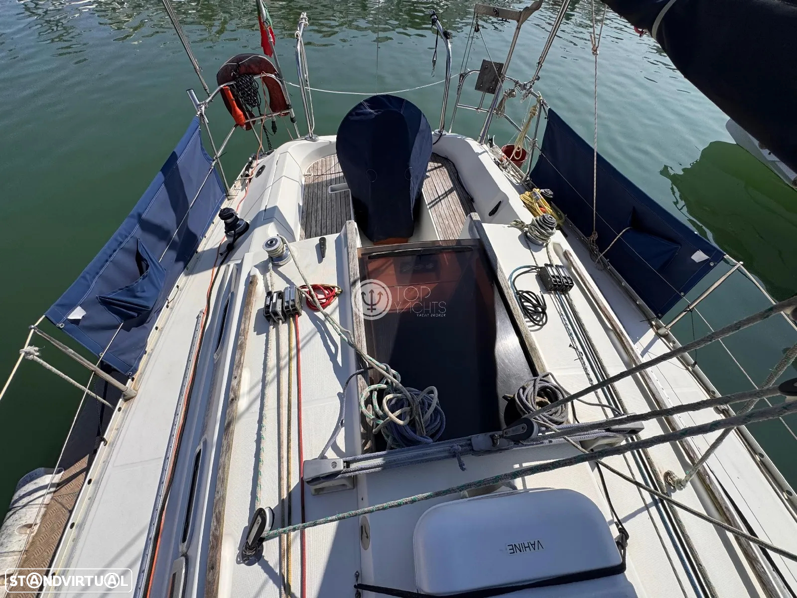 Beneteau Oceanis 320 - 23