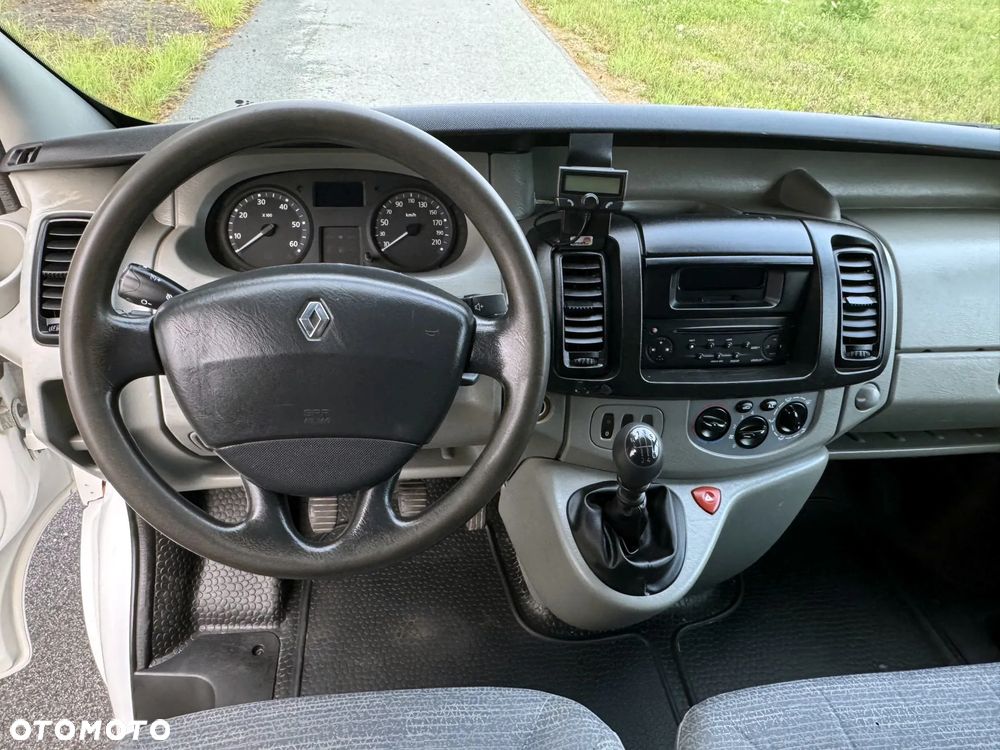 Renault Trafic - 10