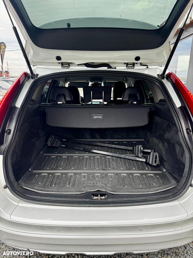 Volvo XC 60 D4 AWD Geartronic Summum - 33