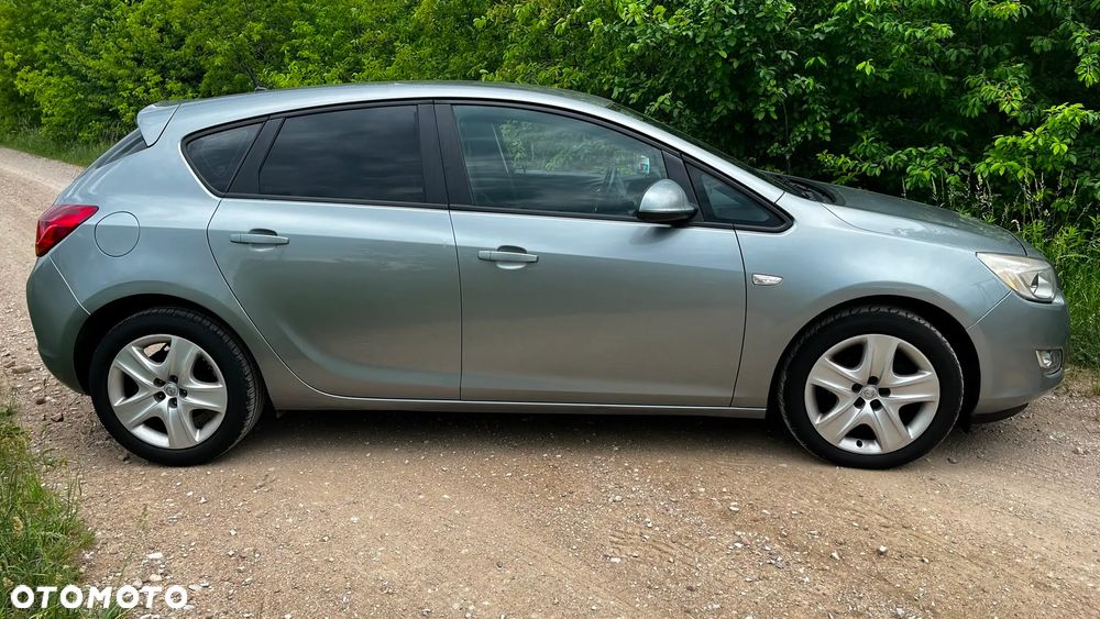 Opel Astra 1.6 - 16