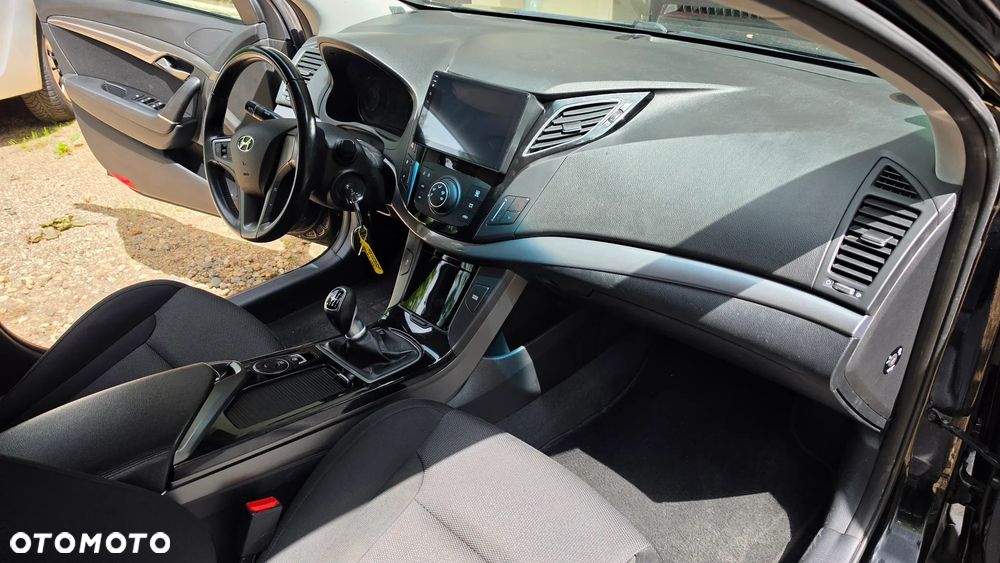 Hyundai i40 Kombi blue 1.6 Space - 10